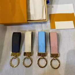 2022 fashion new leather key ring classic V letter beige coin purse keychain men and women leather bag pendant accessories219h