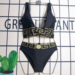 Hlqr Womens Swimwear Designer Bikini Twopiece with Alphabet Swimsuit Crystal Summer Fen Beach Luxury Threepoint Onepiece Wo