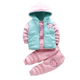 Clothing Sets 2023 Rushed Baby Christmas Cartoon Autumn Winter Warm sweatshirt pants 3pcs Infant Kids Children Sports Suit Clothes 230915