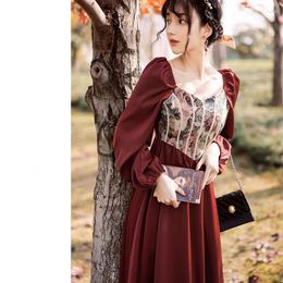 Casual Dresses Retro Red Oil Painting For Women Autumn French Court Style V-neck Sexy Puff Sleeve Dress Elegant Female Evening Vestidos