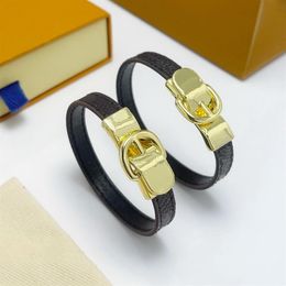 Europe America Fashion Men Lady Women Print Flower Design Leather Bracelet Bangle With 18k Gold Engraved V Initials Four Leaf Flow279t