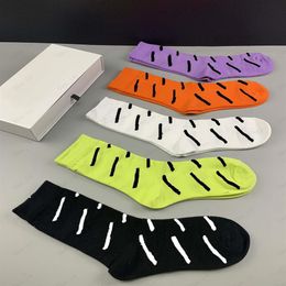 Women Socks Fashion Letter Pattern Casual Streetwear Trendy Women's Hosiery 5 Mix Colors One Size High Quality311g