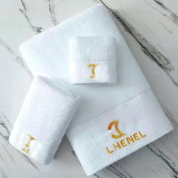 A Set Pure Cotton Towel Luxurys Designers Face Towel Bath Towel Soft Wash Bath Home Absorbent Washcloths Letter Towels