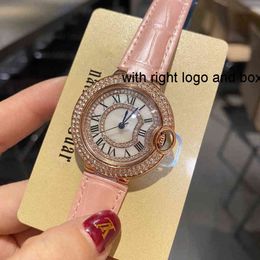 Designers Men C Watchs Mens Luxury Wrist Watch Män Kvinnor modeklockor Montre Diamond Movement Designer Womens Mens Quart M9ax