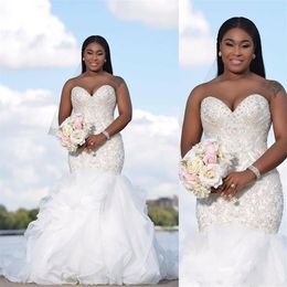 Plus Size Crystals Beaded Nigerian African Mermaid Wedding Dresses Gown Sweetheart Strapless Lace Applique Beading Bling Bride Dre247e