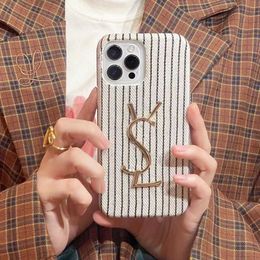 Shell Designer Case For IPhone 14 Pro Max 13P 12 Luxury Stripe Pattern Mobile Shell Retro Golden Shockproof Cover Shell Top HKD230915
