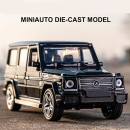 Diecast Model car 1 32 G65 G63SUV Alloy Car Model Diecasts Toy Metal Off-road Vehicles Car Model Simulation Sound Light Collection Kids Toy Gift 230915