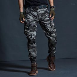 Fashion Streetwear Men Jeans Big Pockets Casual Cargo Pants Slack Bottom Camouflage Trousers Hip Hop Joggers Pants Men1227f