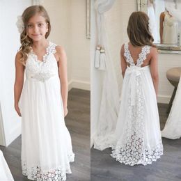 Vintage Bohemian Flower Girls Dresses with Crystal Belt 2020 Halter Crochet Lace Country Garden Girls Birthday Communion Dress2053