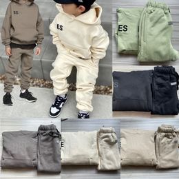 Ess Kids Hoodies Sets Designer Toddler Clothes Tracksuits Baby Children Sweatshirts Pants Fear Boys Girls Pullover Loose Outerwear Youth Plush Hoodie Clothings