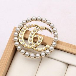 High Quality Double Letter Brooch In Sweet Wind INS Design For Suit Ladies  Suit Accessories From Ming0101, $2.04