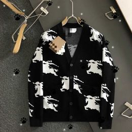 2023 Autumn/Winter New European Station Fashion Brand Black and White Fusion Warhorse Jacquard Casual Cardigan Wool Knitted Coat Men