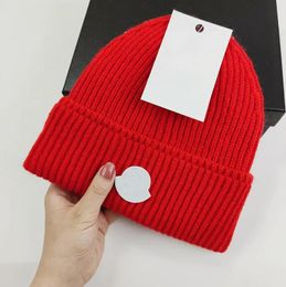 Designer BeanieSkull Caps Mooncler Designer Fall And Winter Knitted Beanie Mens And Womens Casual Hats Highquality Chunky Knit Thick Warm Faux Fur Pom Beanies Hats F