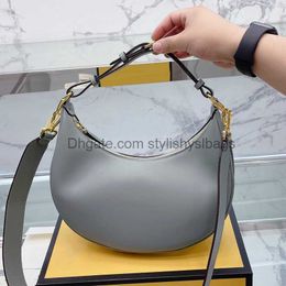 Totes Designer Underarm Bag Italy Half Moon Leather Crossbody Handbags Lady Metal Shoulder Handbag Luxurys Bags05