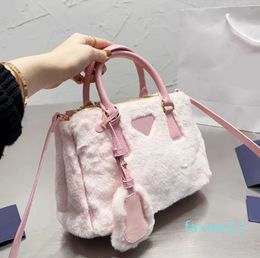 pbag Triangle Totes Women Plush Designer Bag Winter Designer Crossbody Handbag Large Capacity Shoulder Shopper Bags 230101