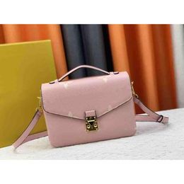 Designer Shoulder Bag Cream Monochrome Embossed Top Handle Handbag Pink Grain Leather Pocket Fashion Womens Makeup Bag Shoulder Bag Crossbody Bag M45809