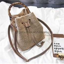 Totes Handmade Women Summer Beach Straw Bags Bucket Crossbody Shoulder Female Rattan Messenger Bag Hard Top-handle Cross Body