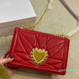 Shoulder Bags Designer Bag Womens Handbags Leather Chain Tote Bag Heart Pearl Buckle Messenger Bags Fashionable Ladies Wallet