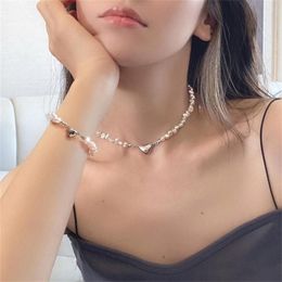 Collana di orecchini set braccialetto di perle irregolari con ciondoli per donne ragazza moda amore cuore fibbia magnetica gioielli regalo amico