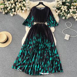 Casual Dresses Summer New Fashion Round Neck Pleated Dress Women's The Slim Beach Short Sleeve Party Clothes Vestidos Elegant240K