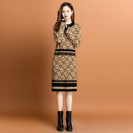Luxury Designer Graphic Knitted Dresses 2023 Women Long Sleeve Slim Vacation Sweet Chic Khaki Sweaters Dress Autumn Winter Going Out Office Travel Lady Midi Frocks