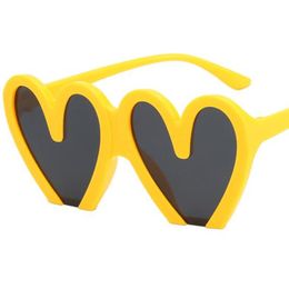 NEW Sunglasses Women Funny Sun Glasses Anti-UV Spectacles Personality Heart Eyeglasses Oversize Frame Ornamental Simplity Goggle