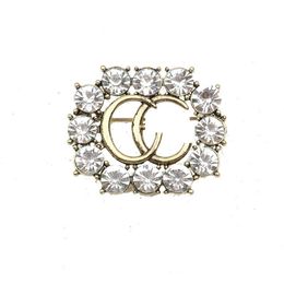 Simple Double Letter Brooches Famous Brand Luxurys Desinger Geometry Brooch Women Crystal Rhinestone Suit Pin Fashion Jewellery Scar2815