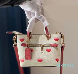 the tote Designer Shoulder Bags Women Handbag heart Simple Shopper Elegant Ladies Work Purses Luxury Hardware