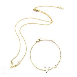Europe America Fashion Jewelry Sets Lady Womens Gold Silver-color Metal V Initials With Single Diamond Chain Necklace Bracelet Q93240o