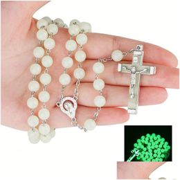 Pendant Necklaces Glow In The Dark Jesus Crucifix Cross Necklace Night Light Fluorescence Christ Prayer Beads For Women Girls Fashion Dh4Ar