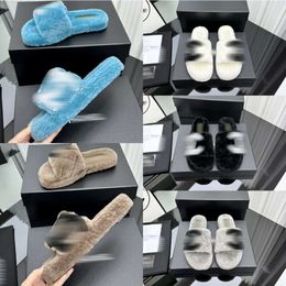 Chanells Plush Faux Channel Indoor Sandal Quilted Furry Fluffy Slippers Fur Platform Flats Mules Interlocking c Embroidered Shoes Non Slip Luxury Designer Ladies F