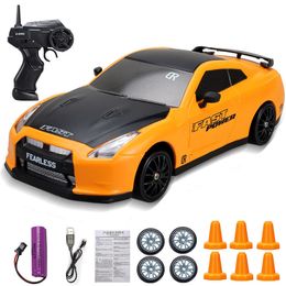 Diecast Model car 2.4G 4WD RC Drift Car Highspeed Charging Dynamic Racing Children Boy Remote Control Car Model Toy Gift For Children 230918