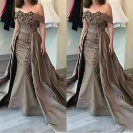 2020 Elegant Plus Size Mother Of The Bride Dresses Off Shoulder Mermaid Lace Appliques Beads with Overskirts Long Formal Party Eve304V