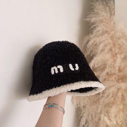 Designer Luxury mi u Hat Cap Hat Unisex Cashmere Letters Casual Outdoor Bonnet Knit High Quality Winter Hats Couple style