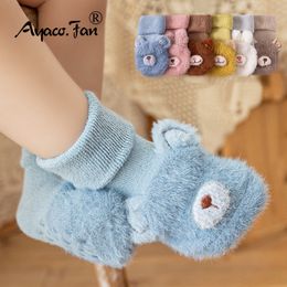 Barnstrumpor Toddler Born Baby Winter Thick Prewalker Boys Autumn Terry Cotton Girl Spädbarn Skidproof Sole Cartoon Sock 03T 230919