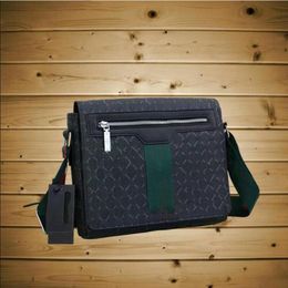 Classic Briefcases Men Shoulder Bags women Messenger Bags Fashion Handbag Luxury Designer Leather Crossbody Postman Bag Business Travel Wallets Purse