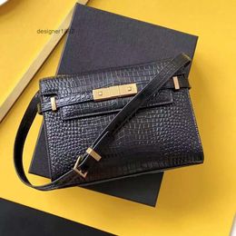 Womens Luxurys Gold Fashion Clutch Crossbodys Manhattan Wallet Handbag Tote Toiletry Crocodile Mens Designer Flip Shoulder Leather Satchel Messenger