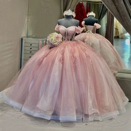 Blush Różowe na ramię Quinceanera sukienki 2024 Boned koronkowy gorset Gillter Applique Princess Sweet 15 Vestidos Debiutante