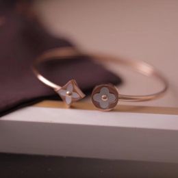 Großhandel klassische Armbänder Frauen Armreifen Designer Armband Kristall Gold plattiert Edelstahl Hochzeitsliebhaber Geschenk Schmuck Schmuck