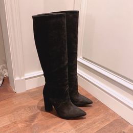 Neue Mailänder Modewoche Damen-Martin-Stiefel Damen-Langstiefel Schwarze Leder-Laufstegstiefel Damenbekleidung Neue stilvolle, trendige 22