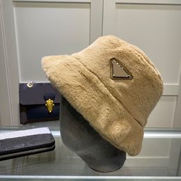 Warm Hats Artist Beanie Hundred Designer Classic Bucket Hat Winter Season Fashion Cap Men's