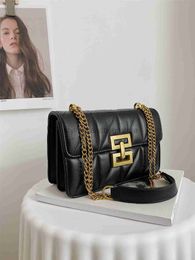 Shoulder Bags Diamond shaped embossed fashion chain suitable for female commuters with one shoulder messenger bagstylishhandbagsstore
