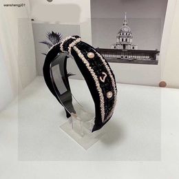 23ss designer women Headbands White pearl embellishments girl headwear Various decorative items Hair Jewellery Including box Holiday gifts