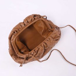 2024 New Fashion Handheld Woven Bag Korean Version Cloud Soft Leather Dumpling Bag Personalised Versatile One Shoulder Oblique Straddle Bag5TDD