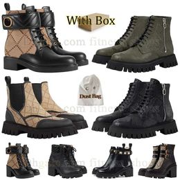 Dhgate sıcak Martin Boots ayak bileği boot kadınlar vintage baskı jacquard tekstil klasik deri yüksek topuk savaş botu kar botları çöl dantel kauçuk sole fermuar kutu