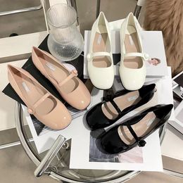 Flats Fashion Flat bottom Mary Jane single shoes Classic Leather patchwork sandals Comfortable temperament Sandals Designer Sandals Dress Shoes Factory shoes