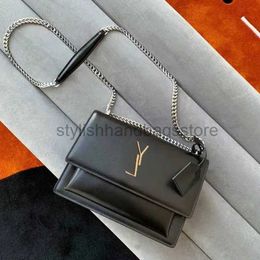 Clutch Bags lutch flap travel bag luxury Designer Genuine Leather purses mini pochette envelope handbag metal chain shoulder satchel cross body bags