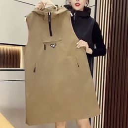 2023 Sonbahar Kış Kadın Yelekleri Tasarımcı Yelek Hoodie Ceket Moda Kadın Ceketleri Ye Tasarım Ceket Açık Bahar Çift İnce Kat Rozeti Dekorasyon Tank