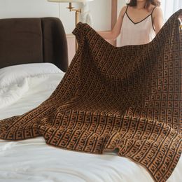 Blankets Light Luxury Brown Retro Letters Double Knitted Blanket Air Conditioning Warm Shawl Bed Cover Office Sample House Decorative 230920
