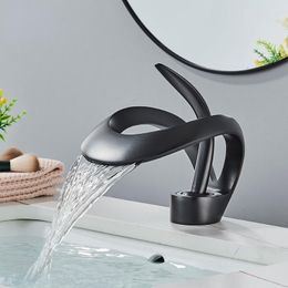 Bathroom Sink Faucets Luxury Creative Waterfall Basin Faucet Single Handle Deck Mount Tap Black Brass Bath Cold Water Vanity